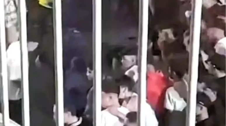 Denizli'deki Ceza Konserinde Çıkan Bıçaklı Kavgada Bir Genç Yaralandı