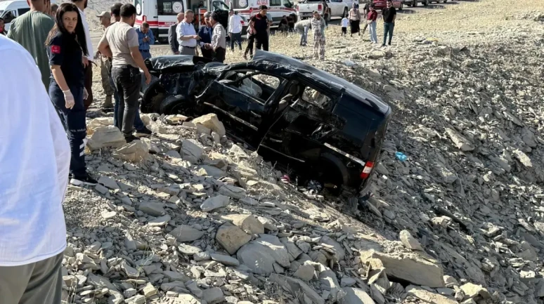 Şırnak'ta şarampol faciası! Aynı aileden 3 kişi hayatını kaybetti!