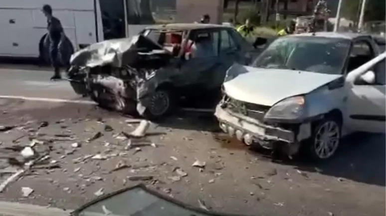 Yalova-İzmit yolunda meydana gelen zincirleme kaza!
