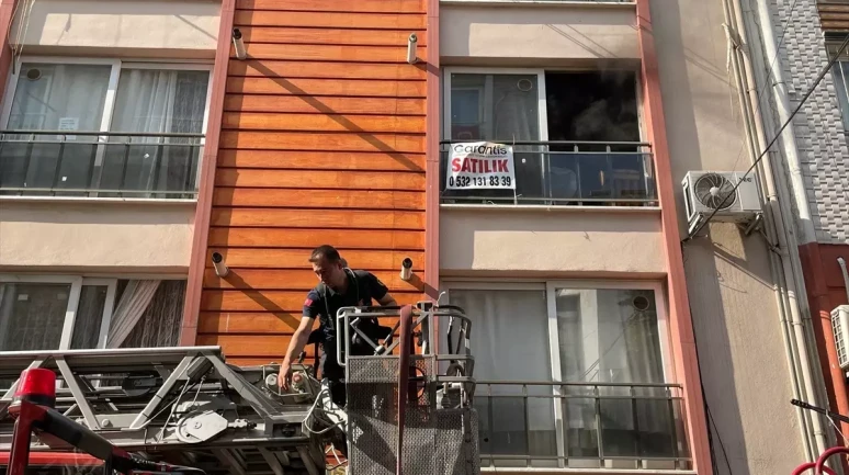 Aydın'da İtfaiye Ekipleri Tarafından Söndürülen Ev Yangını!