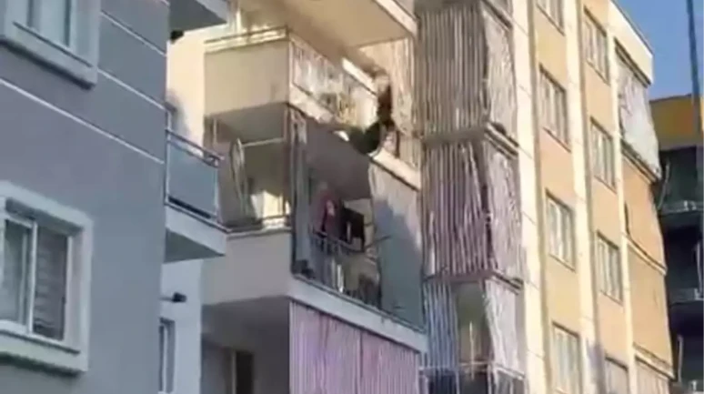 Aydın Efeler İlçesinde Genç Kadın Kendini 4. Kattan Attı!