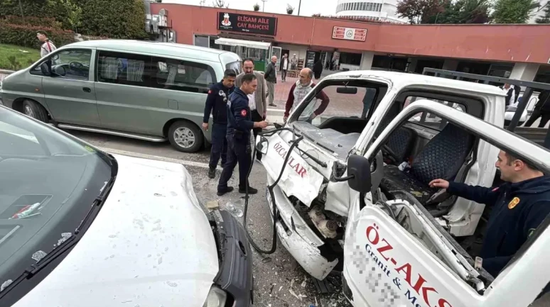Bolu'da meydana gelen trafik kazasında 3 kişi yaralandı!