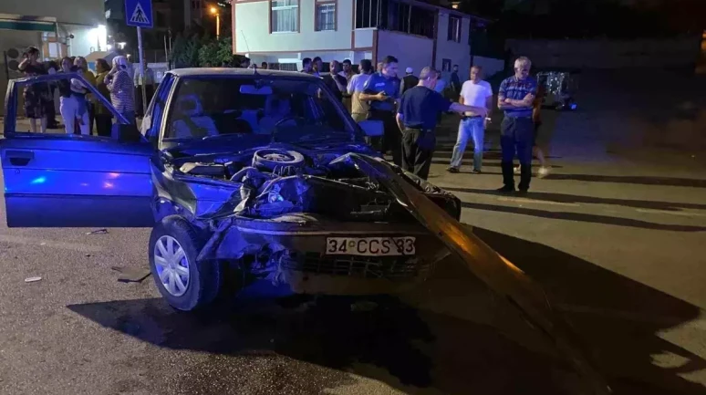 Kocaeli Derince'de Otomobil Kazası: 2 Kişi Yaralandı!