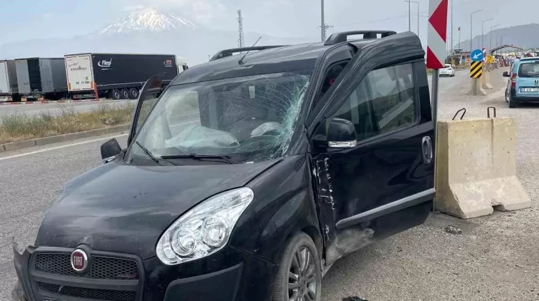 Ağrı Doğubayazıt'ta Trafik Kazası: 3 Kişi Yaralandı!