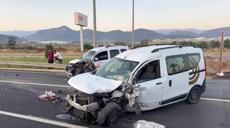 Antalya Gazipaşa'da Trafik Kazası: Yusuf T. ,Ali O. , Mustafa O. ve Deniz Ö. Yaralandı!