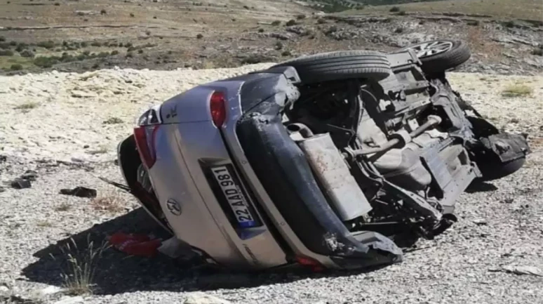 Malatya Darende ilçesinde Trafik Kazası: 1 Ölü, 2 Yaralı!