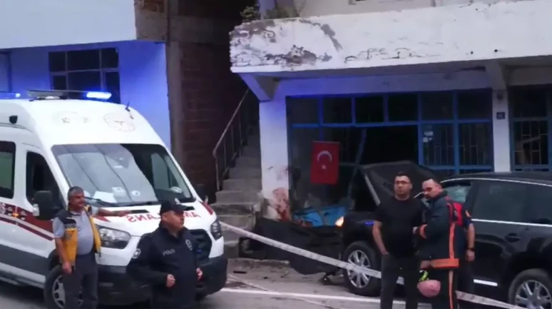 Ordu Kumru'da Araç, Kaldırımda Bekleyenlere Çarptı! Ömer ve Nadire Irgav Öldü!
