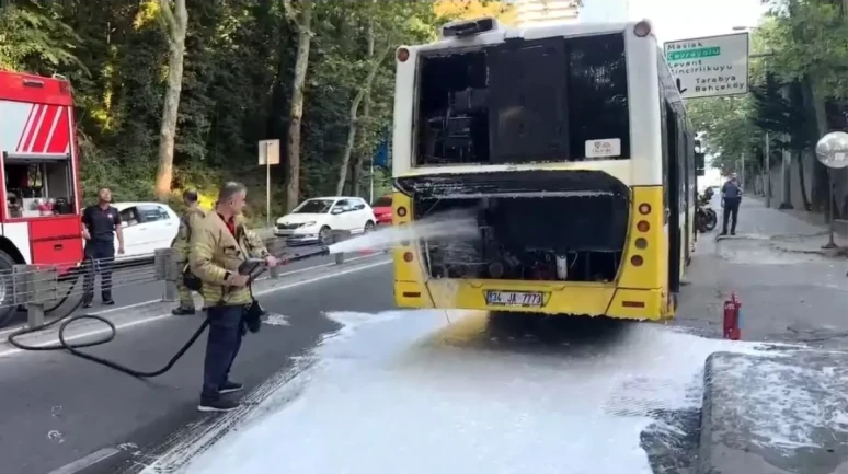 İstanbul Sarıyer'de İETT Otobüsünde Feci Yangın Çıktı!