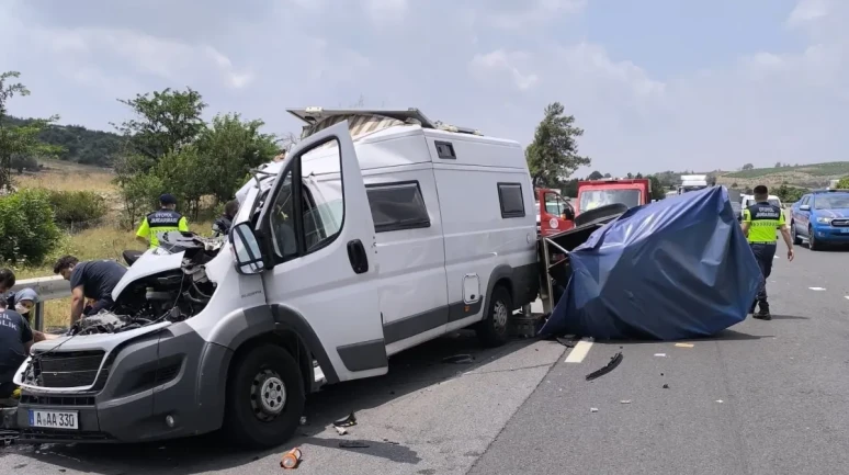 Tarsus'ta Karavan Kamyona Çarptı: Sultan Bozkurt Öldü, 1 Kişi Yaralı!