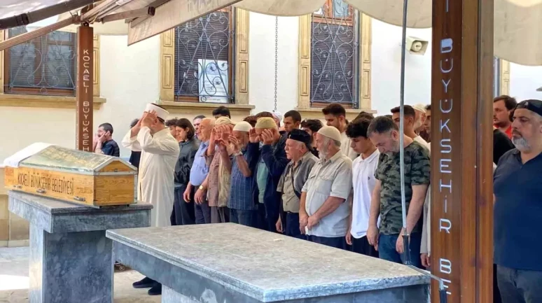 Tırın Altında Kalan Motosiklet Sürücüsü Emre Boztekin Defnedildi!