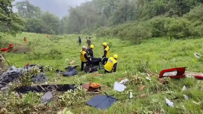Uttarakhand'da Helikopter Kazası: 7 Kişi Hayatını Kaybetti!