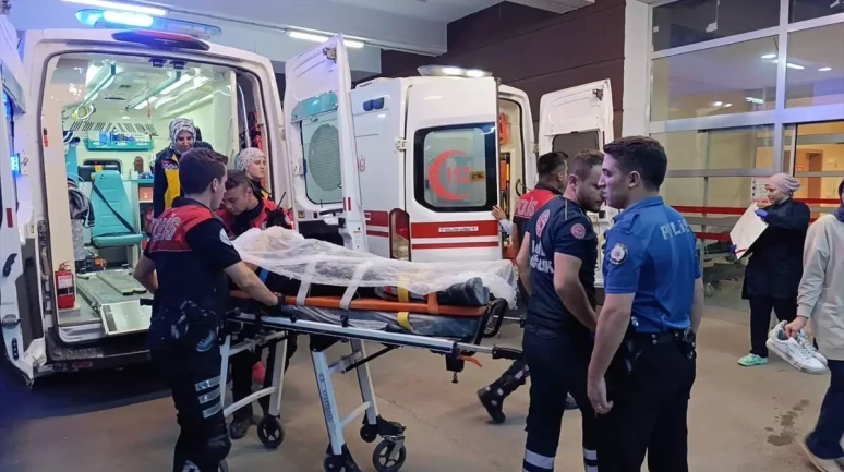 Adıyaman'da Motosiklet Kazası: 2 Polis Memuru Yaralandı!