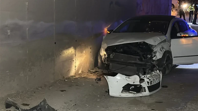 Kütahya'da Alkollü Sürücü Kaza Yaptı: Aile Yaralı!