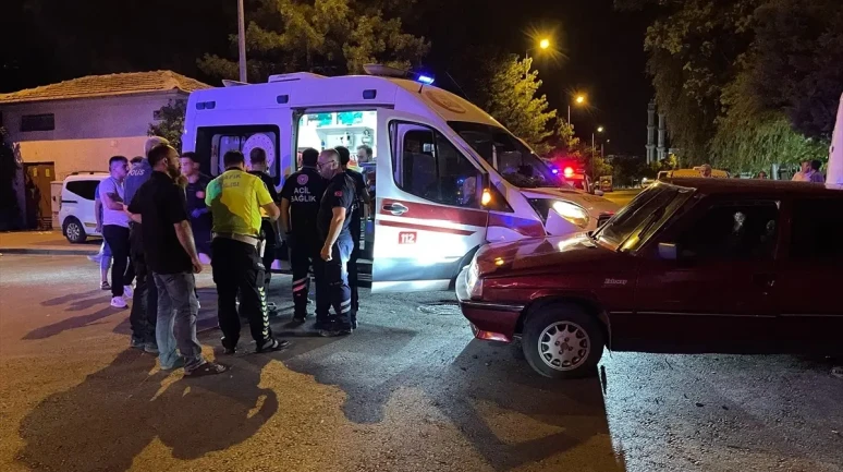 Kayseri Kocasinan'da Ambulans ile Otomobil Çarpıştı: 2 Yaralı!