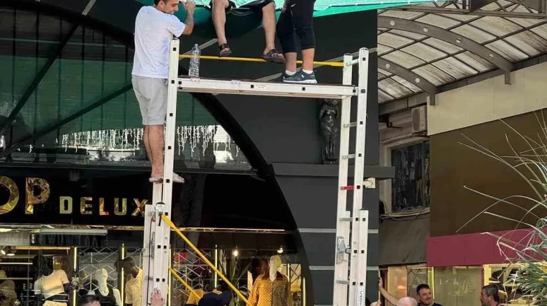 Antalya'da Balkon Düşmesi: Özgür Gültepe Şok Oldu Bayıldı!