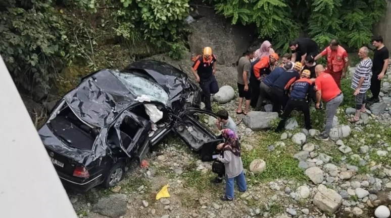 Rize Fındıklı İlçesinde Feci Kazada Bahtişen G. Öldü, 8 Kişi Yaralandı!