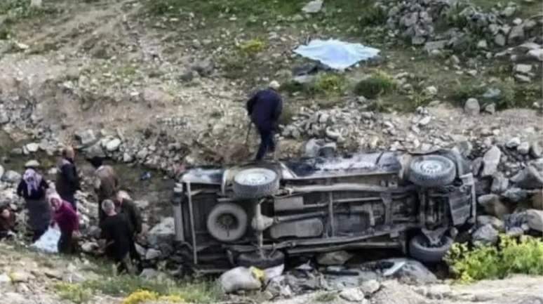 Kürtün'de Kamyonet Devrildi: İbrahim Köse Öldü, 5 Yaralı!