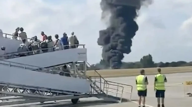 Londra'da Felaket Uçak Kazası: 4 Kişi Hayatını Kaybetti!
