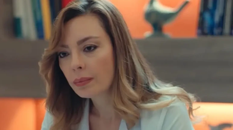 Özge Özder'den radikal imaj değişikliği görenleri şok etti!