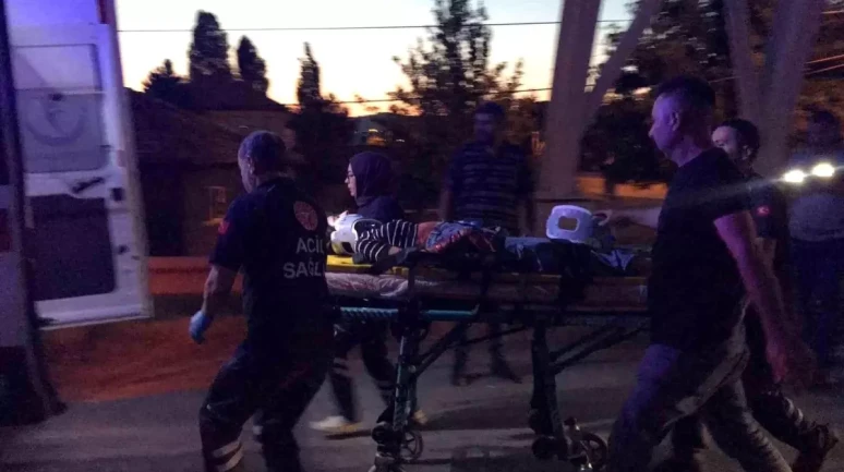 Sivas'ta Felaket Otomobil Kazası: Genç Kız Yaralandı!