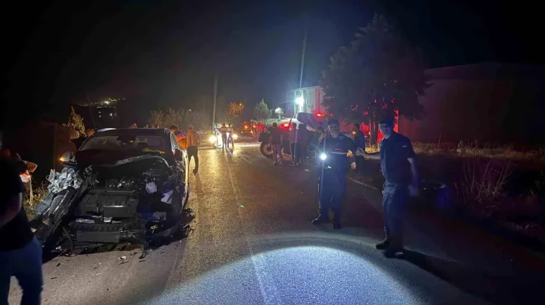 Burdur'da Traktör ve TOGG Çarpıştı: 3'ü Çocuk 6 Kişi Yaralandı!