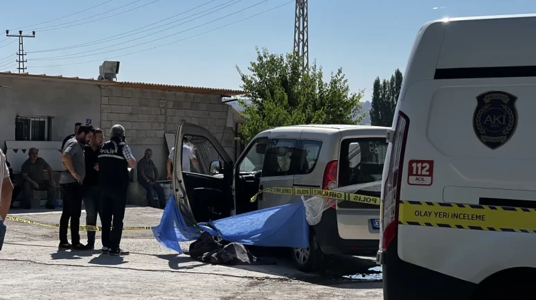 Kayseri'de Trafik Kazası: 1,5 Yaşındaki Umay Y. Hayatını Kaybetti!
