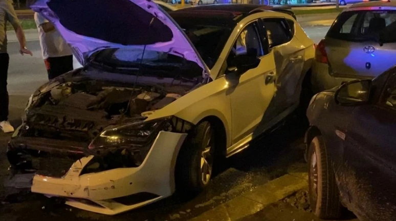 Kartal Sahil Yolu'nda Zincirleme Kaza: 2 Kişi Yaralandı!