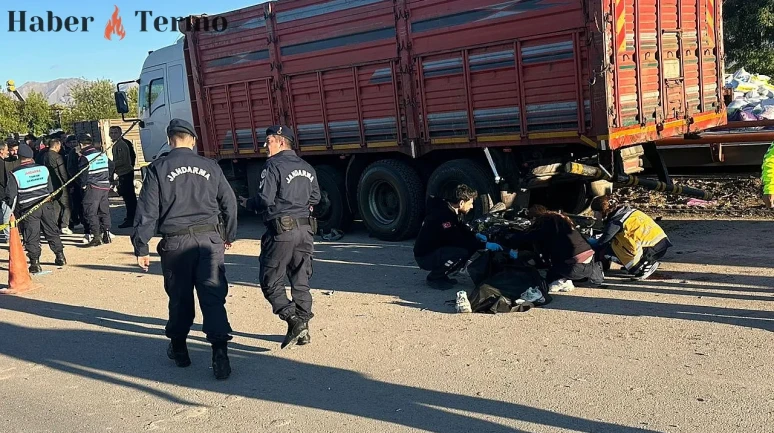 Elazığ'da Motosiklet Faciası: Park Halindeki Kamyona Çarptı, 2 Ölü