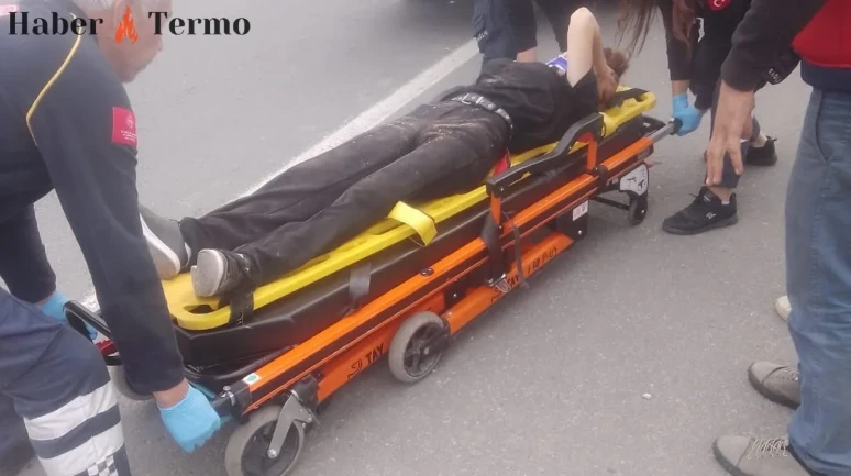 Denizli Tavas'ta Kaza: Takla Atan Araçta Sürücü Yaralandı