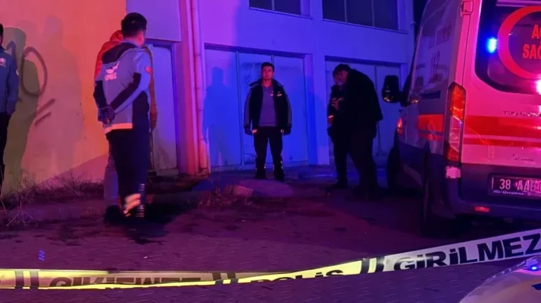 Kayseri'de Balkondan Düşen 14 Yaşındaki Kız Hayatını Kaybetti