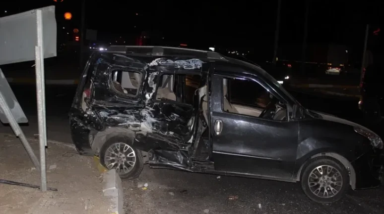 Manisa Salihli'de Yeter Beyazduman Öldü: Kamyon-Kamyonet Kazası