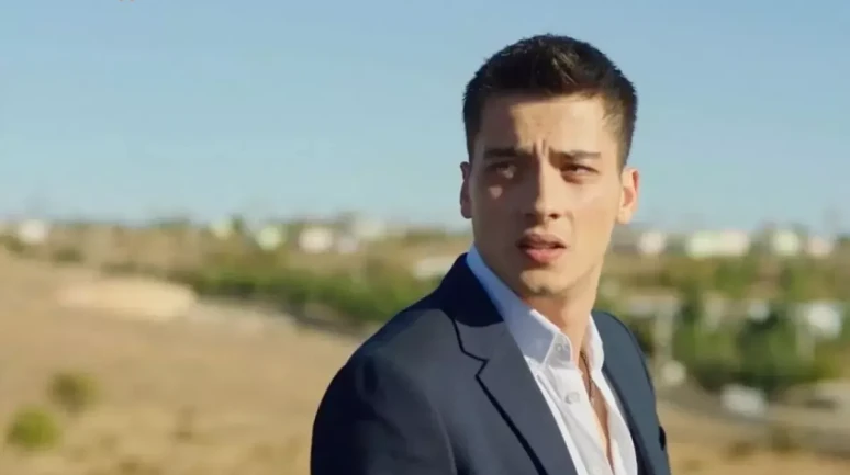 Oyuncu Atakan Özkaya'nın Acı Günü: Babası Son Yolculuğuna Uğurlandı!