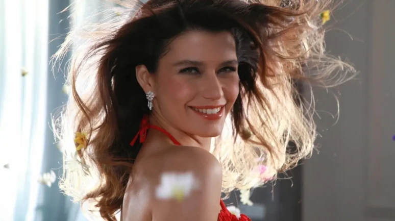 Ünlü oyuncu Beren Saat'in hamile olduğu iddiaları gündemi sallıyor!