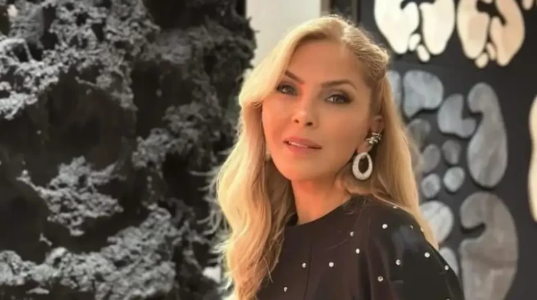 60 Yaşına Giren Arzu Sabancı'nın Gençlik Fotoğrafı Gündem Oldu!