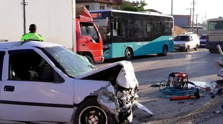 Kırıkkale'de Feci Kaza: İki Sürücü Hayatını Kaybetti!
