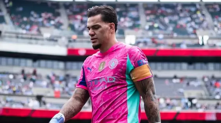 Galatasaray'da Ederson Krizi: Lammens İngiltere'ye Uçtu, Martinez İçin Yeni Teklif