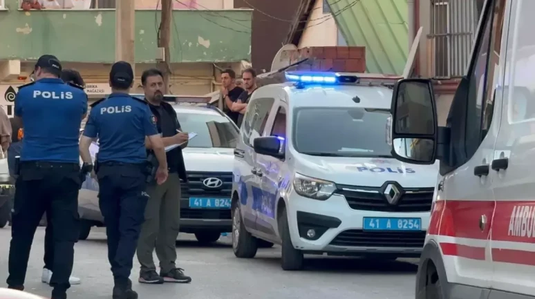 Kocaeli Gebze'de Feci Olay: Anne ve Kızı Evde Çürümüş Şekilde Ölü Bulundu!