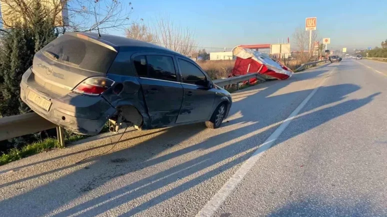 Antalya'da Otomobil Kazası