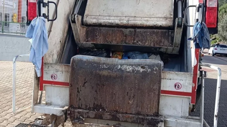 Marmaris'te Çöp Kamyonu Kazası: 68 Yaşındaki Gülderen Türkmen Öldü