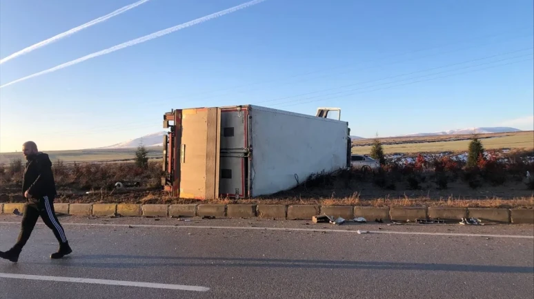 Afyonkarahisar'da Feci Kaza: İl Özel İdaresi Personeli Hayatını Kaybetti