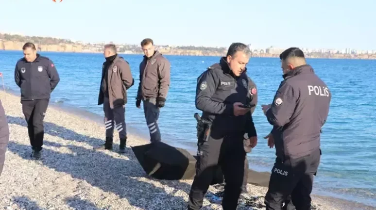 Antalya Konyaaltı Sahilinde Oltaya Takılan Ceset Şoke Etti