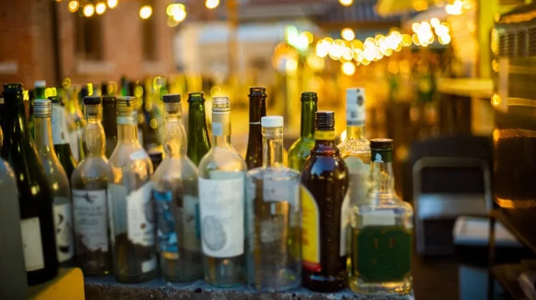 Alkollü İçkilere ÖTV Zammı: Rakı, Viski ve Bira Fiyatları Yükseldi