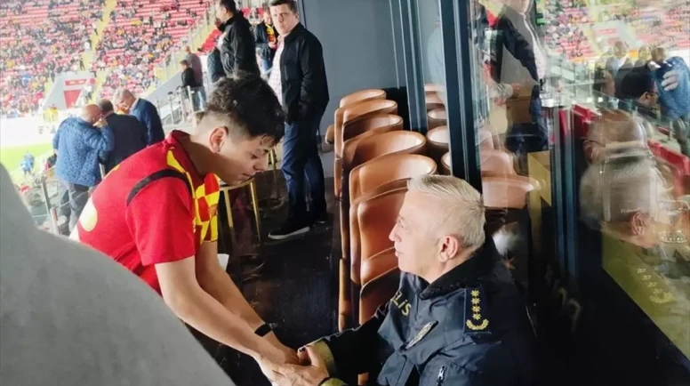 Genç Futbolcu Yiğit Çetin'in Stadyumda Heyecan Dolu Anları!
