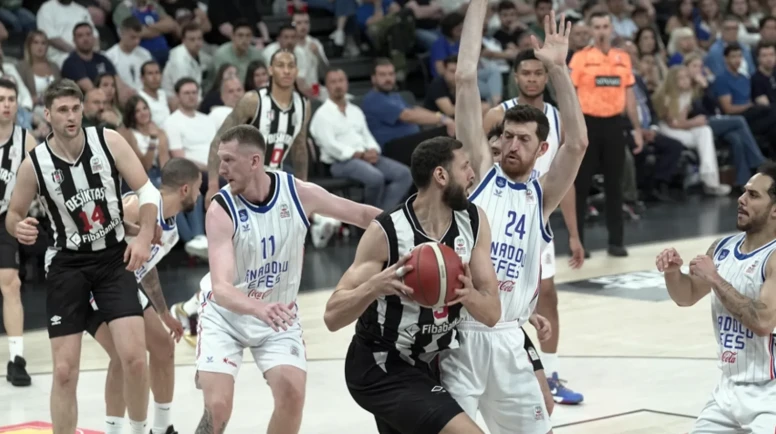 Beşiktaş Fibabanka-Anadolu Efes yarı final serisinin beşinci maçı!